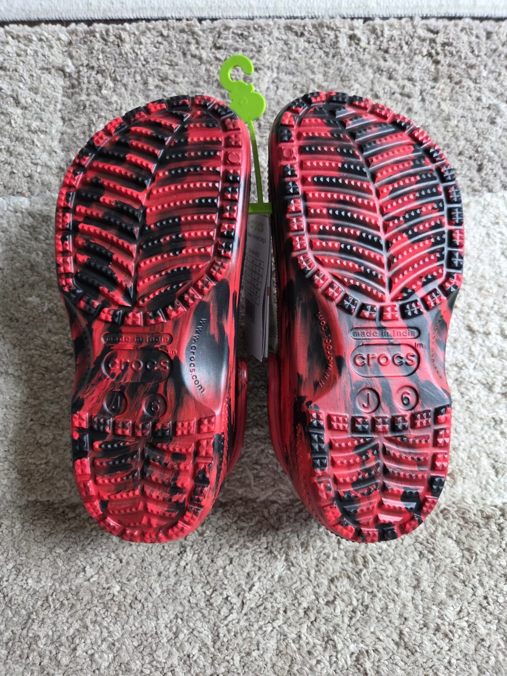 Crocs Kids' Red and Black Classic Clog, Size J6